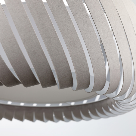 Vue rapprochée de la suspension design en velours gris CLYDE , mettant en avant sa texture douce, raffinée ｜ Sinaya luminaires