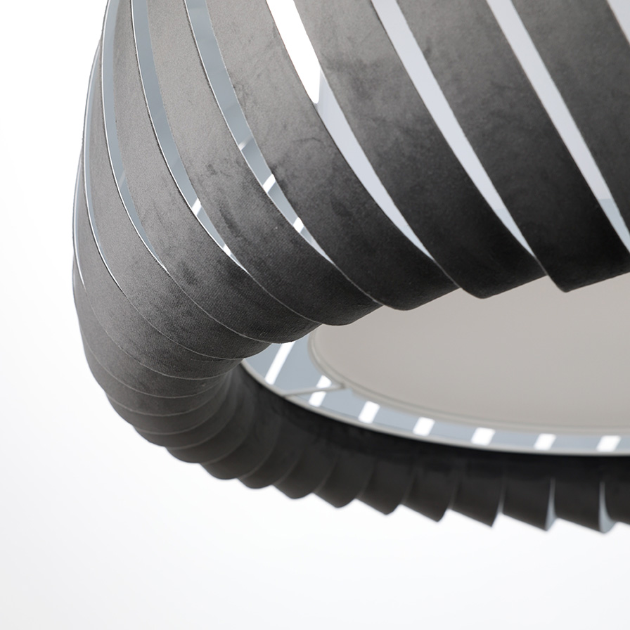 Vue rapprochée vue du dessous de la suspension Clyde coloris anthracite en lamelles ajourées velours.