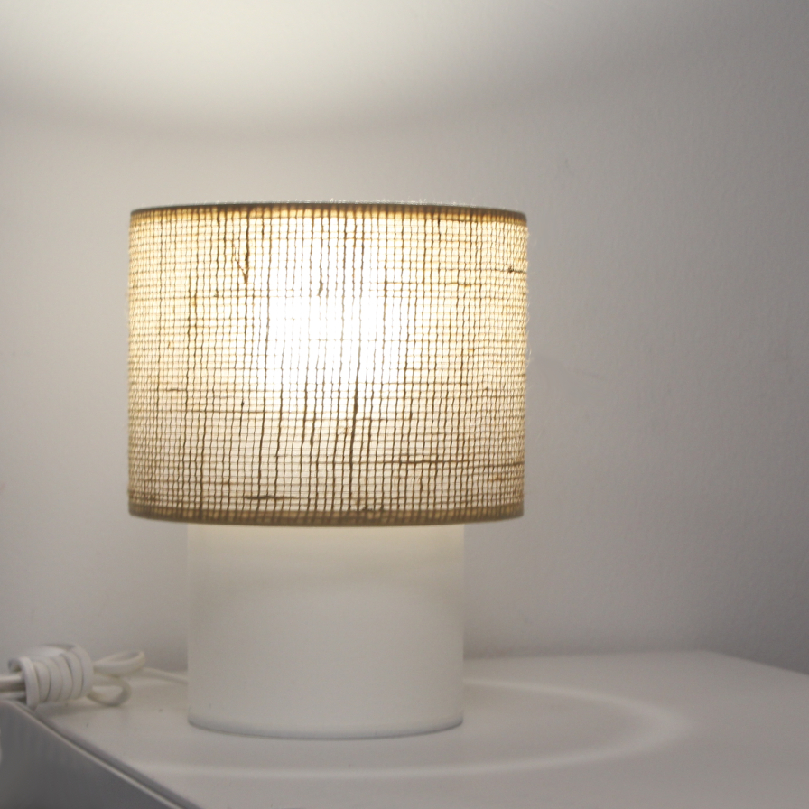 Lampe TABATA  câble d’alimentation avec interrupteur blanc visible