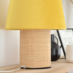 LULEA - lampe à poser en rotin naturel et velours jaune moutarde - 28cm