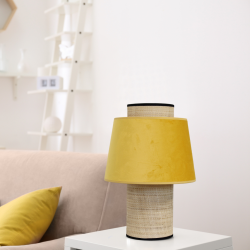 LULEA - lampe à poser en rotin naturel et velours jaune moutarde - 28cm