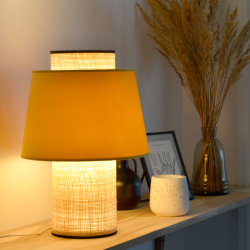 LULEA - lampe à poser en rotin naturel et velours jaune moutarde - 28cm