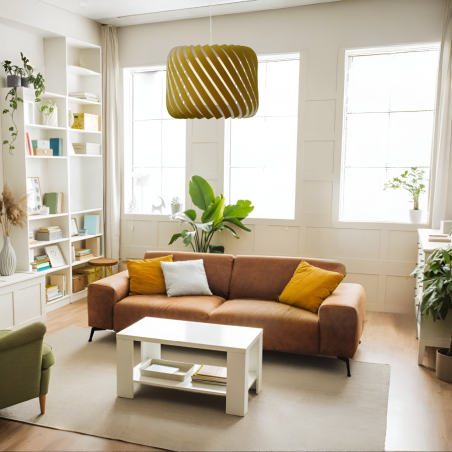 Suspension CLYDE en velours jaune installée dans un intérieur, créant une ambiance chaleureuse et sophistiquée.