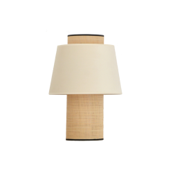 Lampe LULEA, design naturel et moderne avec une structure en rotin naturel tressé et un abat-jour en velours écru