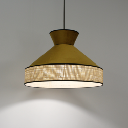 Suspension GATSBY allumée, diffusant une lumière douce et chaleureuse pour une ambiance cosy.