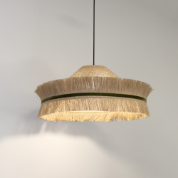 Suspension en sisal tressé et jute avec deux franges et bandeau vert ambiance naturelle et chaleureuse