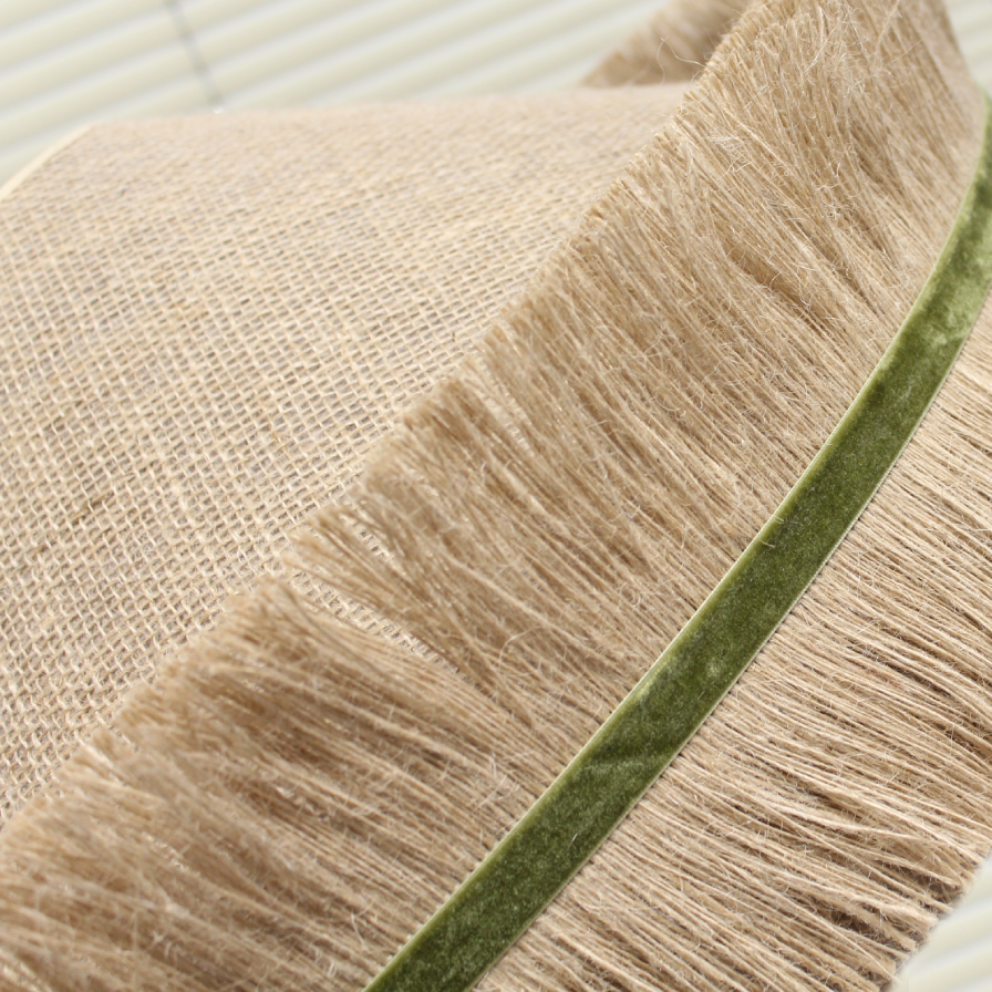 Suspension en sisal et jute avec double frange et détail en velours vert déco bohème