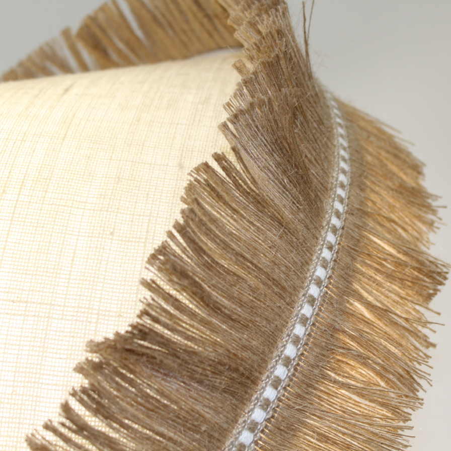 Luminaire écru suspension ronde en sisal et jute à double frange avec bandeau tissé